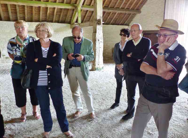 04_P1000850 (Clement).jpg - ... la grange cistercienne de la ferme de Beaumont...